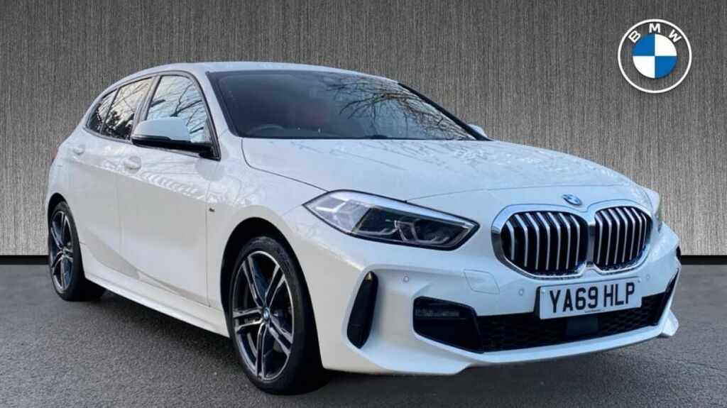 Compare BMW 1 Series 118I M Sport YA69HLP White