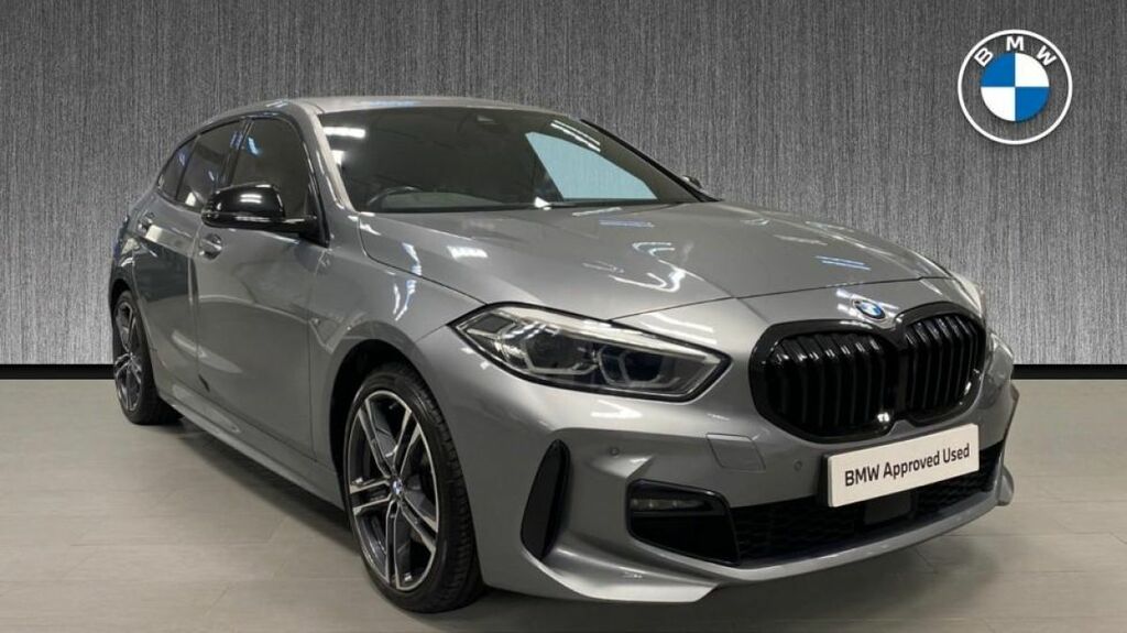 Compare BMW 1 Series 118I M Sport YG22XMW Grey