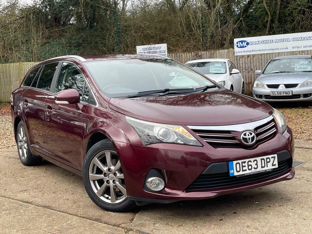Compare Toyota Avensis 1.8 V-matic Icon Plus Tourer Euro 5 OE63DPZ Red
