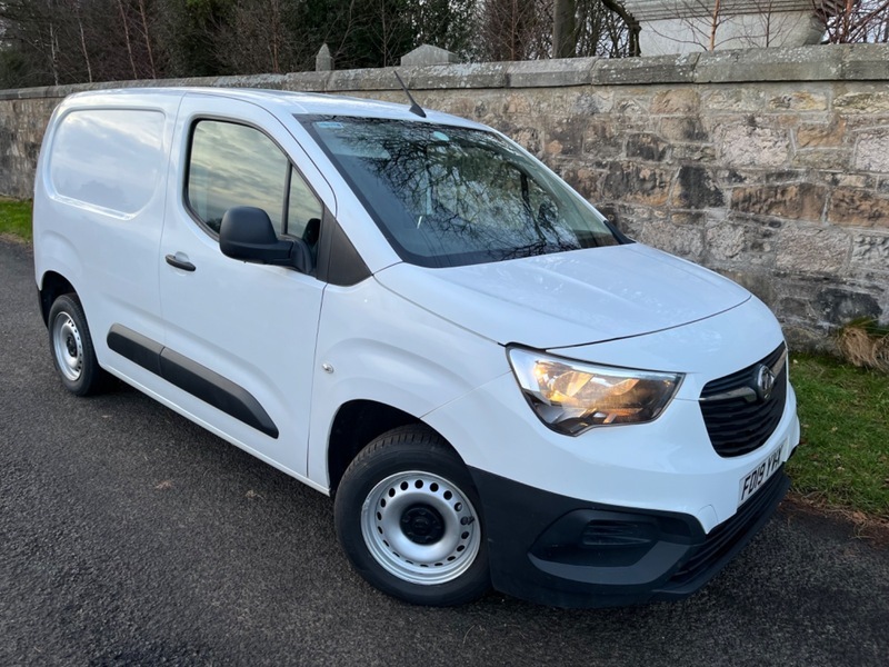 Compare Vauxhall Combo L1h1 2000 Edition FD19YVX White