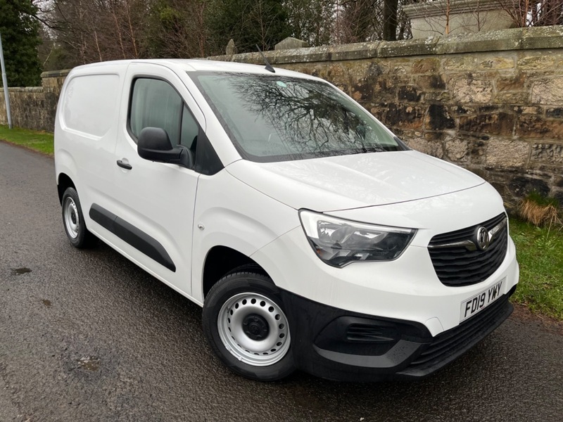 Compare Vauxhall Combo L1h1 2000 Edition FD19YWY White