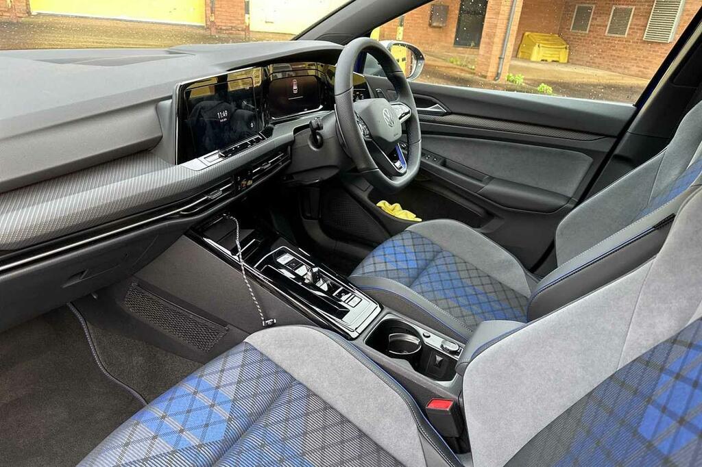 Compare Volkswagen Golf R Mark 8 2020 2.0 Tsi 320Ps R 4Motion Dsg Dyn VN73XXY Blue