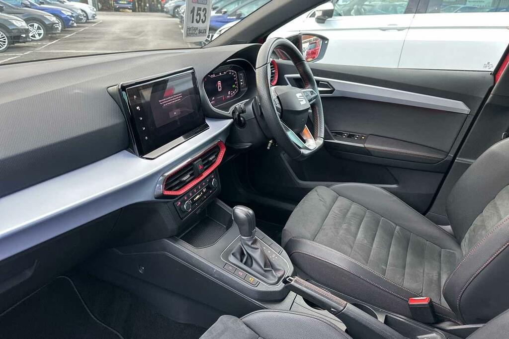 Compare Seat Ibiza 1.0 Tsi 110Ps Fr Sport Dsg 5-Door VK22VZY Red