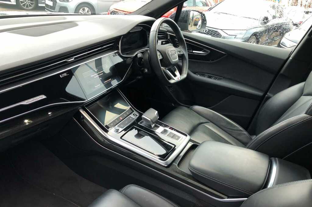 Compare Audi Q7 Black Edition 55 Tfsi E Quattro 381 Ps Tiptronic LA21FUH Black