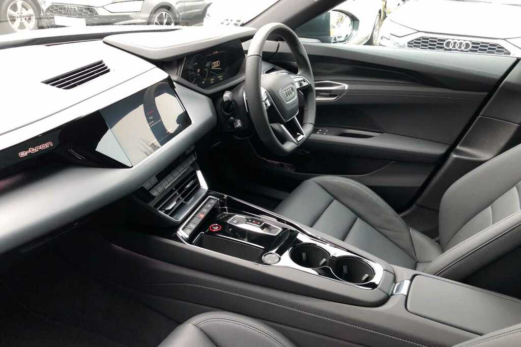 Compare Audi E-tron Gt Quattro 350,00 Kw VO73YBU Grey