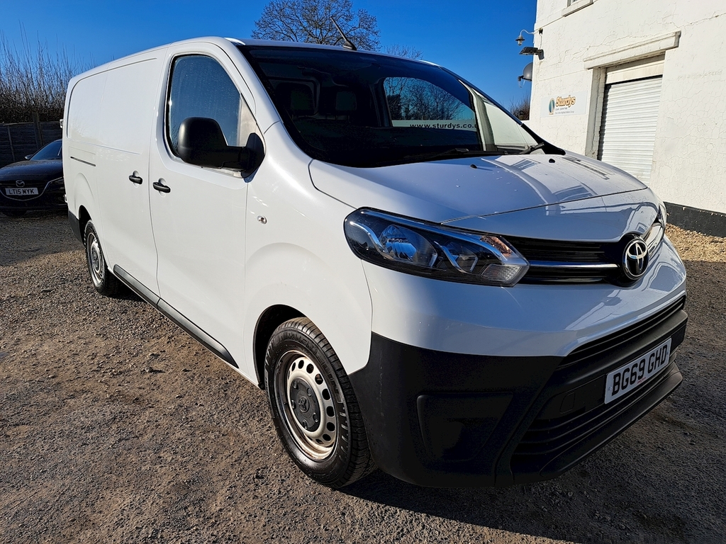 Compare Toyota PROACE D Active BG69GHD White