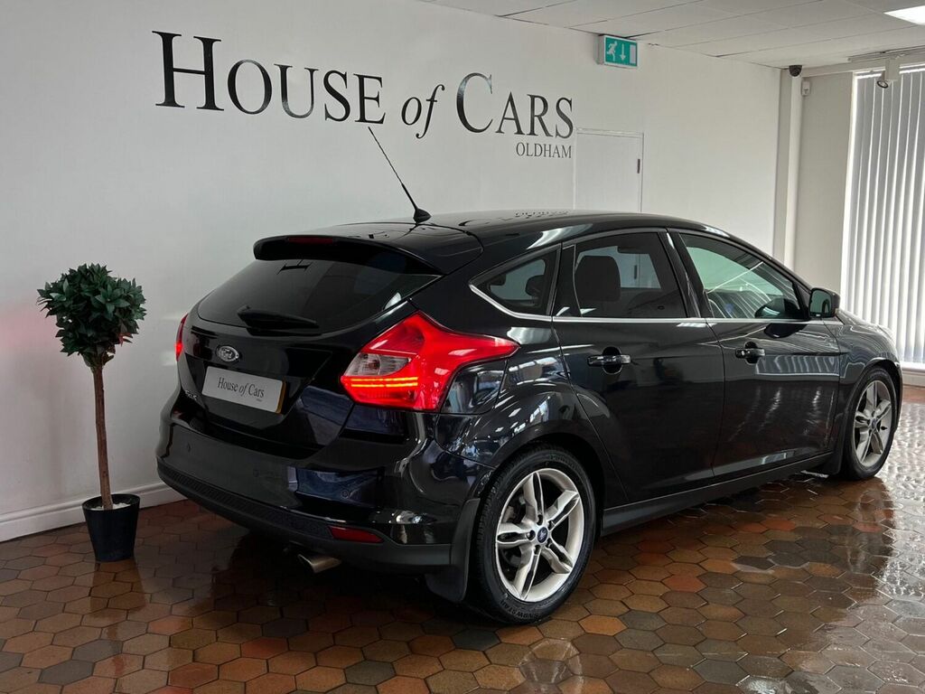 Compare Ford Focus Hatchback 2.0 PX63GTY Black