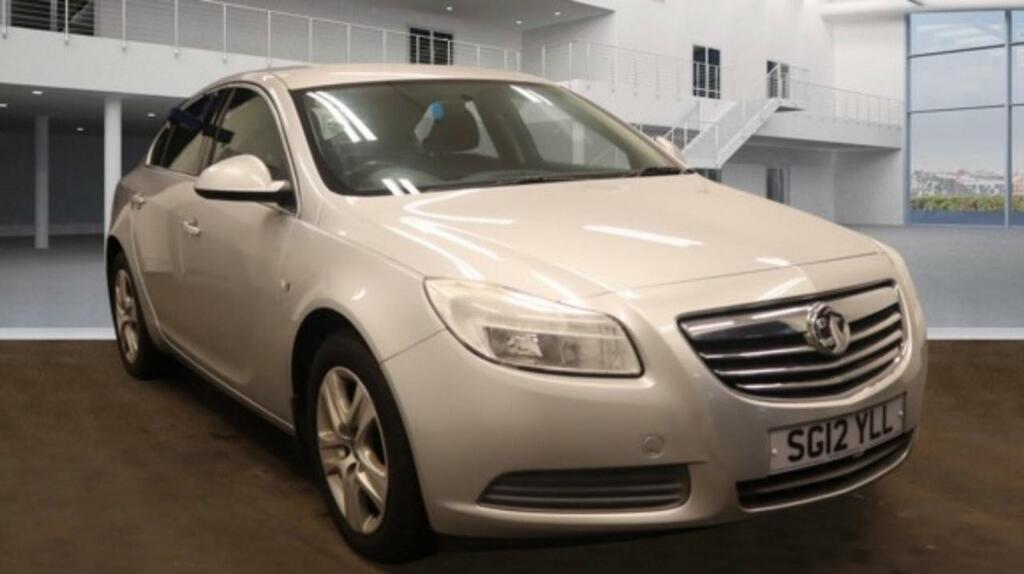 Compare Vauxhall Insignia 1.8I 16V Exclusiv SG12YLL Silver