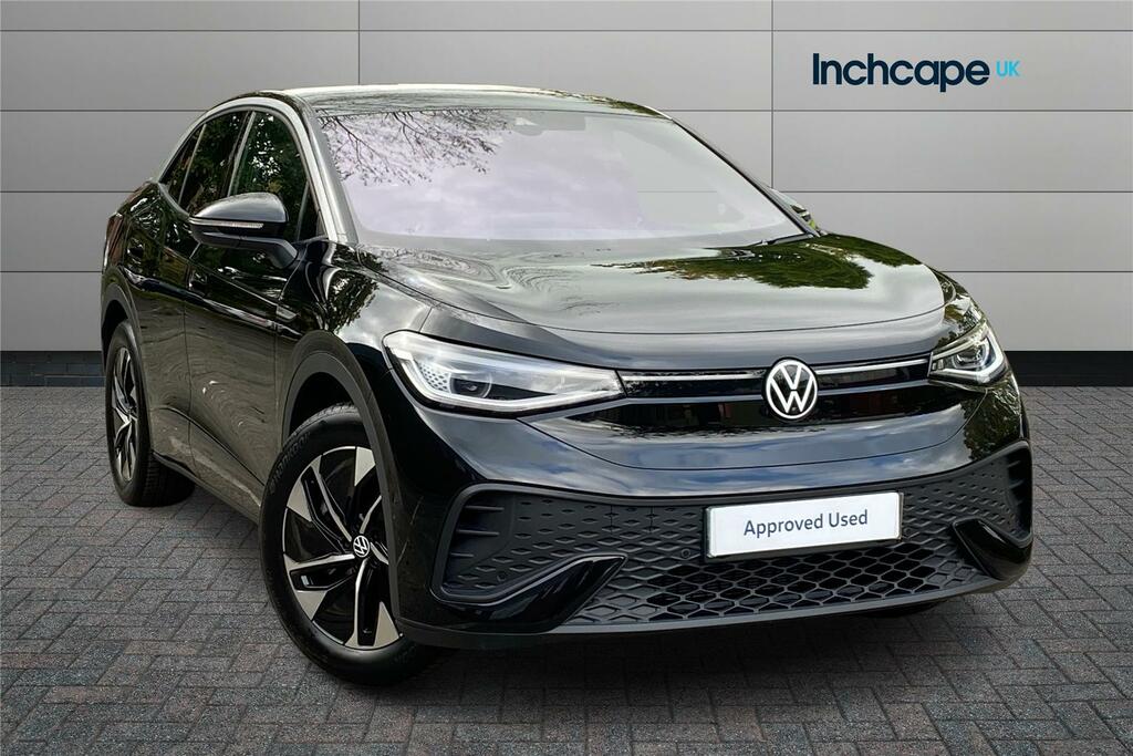 Compare Volkswagen ID.5 150Kw Tech Pro Performance 77Kwh MT73KFC Black