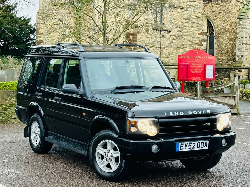 Compare Land Rover Discovery Discovery Td5 S EY52OOA Black