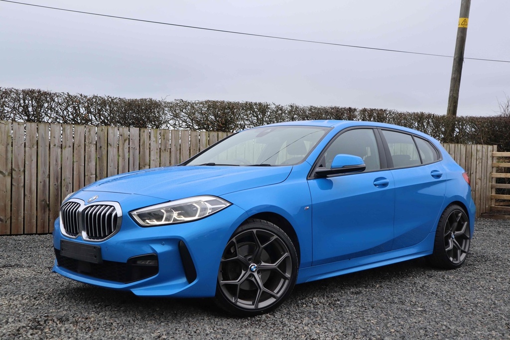 Compare BMW 1 Series Hatchback KS69XRF Blue