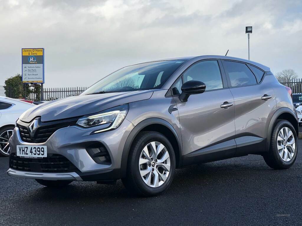 Compare Renault Captur 1.3 Tce 140 Iconic YHZ4399 Grey
