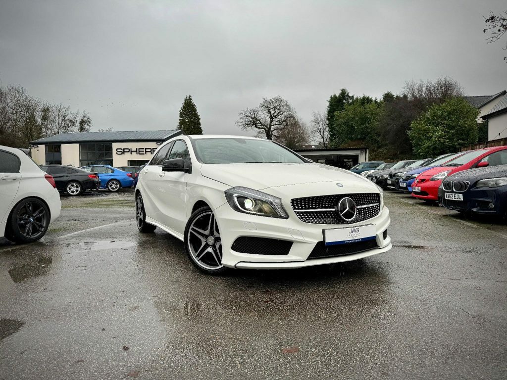 Compare Mercedes-Benz A Class 1.5 A180 Cdi Amg Night Edition Euro 6 Ss  White