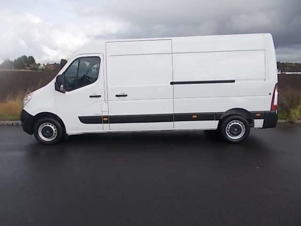 Compare Renault Master 2.3 Dci 35 Business Fwd Lwb Medium Roof Euro 6  White