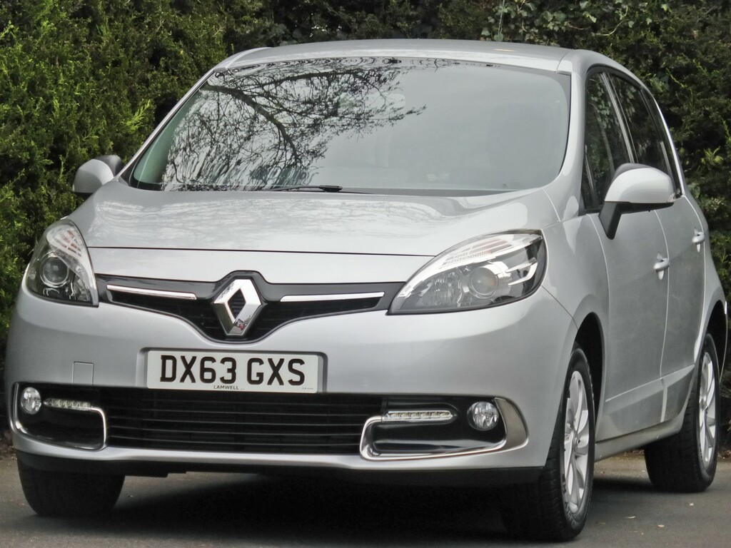 Compare Renault Scenic 1.5 Dci Dynamique Tomtom Energy DX63GXS Silver