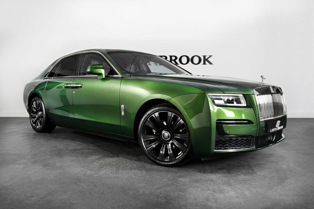 Compare Rolls-Royce Ghost 6.75 V12 4Wd Euro 6  