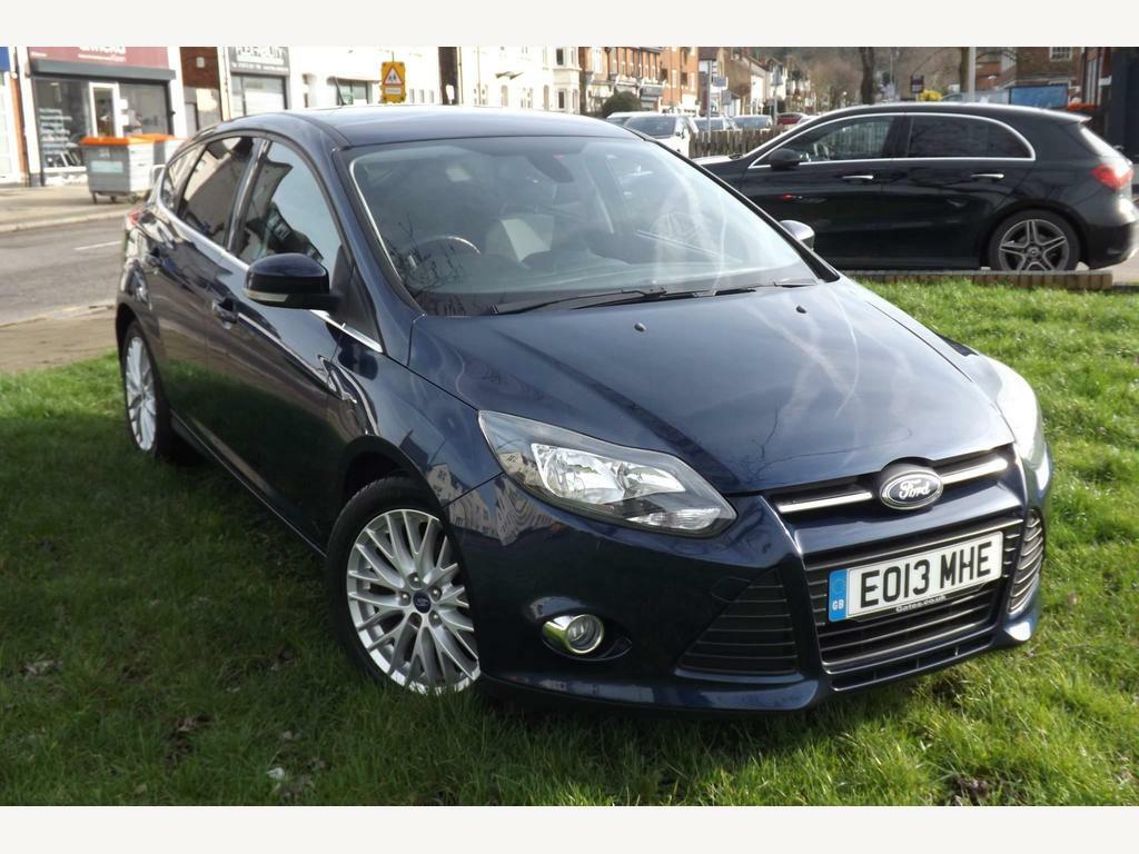 Compare Ford Focus 1.0T Ecoboost Zetec Euro 5 Ss EO13MHE Blue