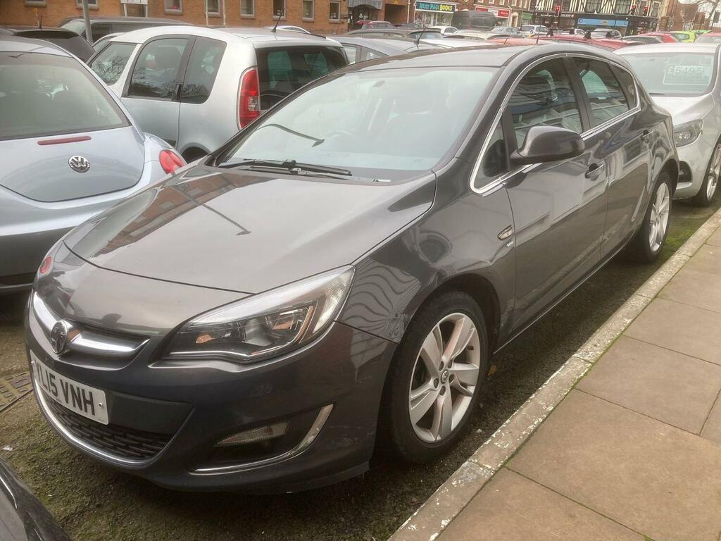 Compare Vauxhall Astra Astra Sri YL15VNH Grey