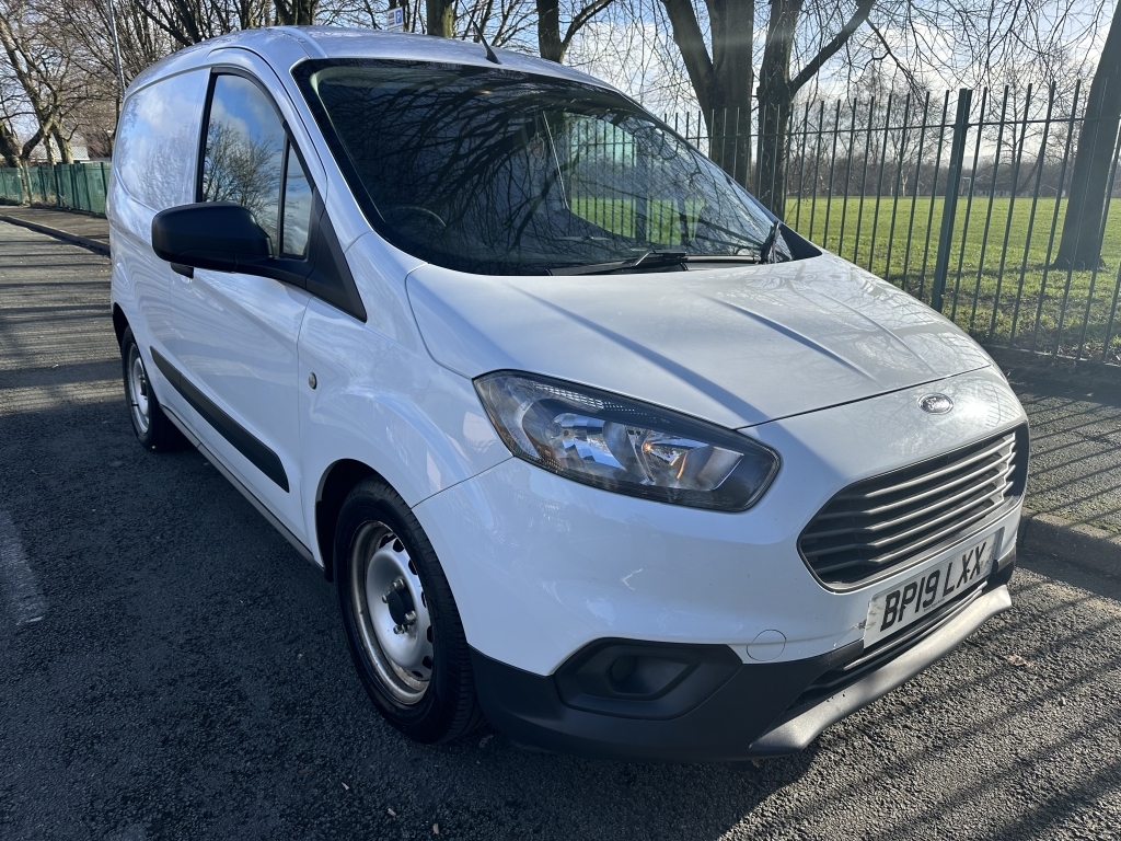 Compare Ford Transit Courier 1.5 Base Tdci BP19LXX White