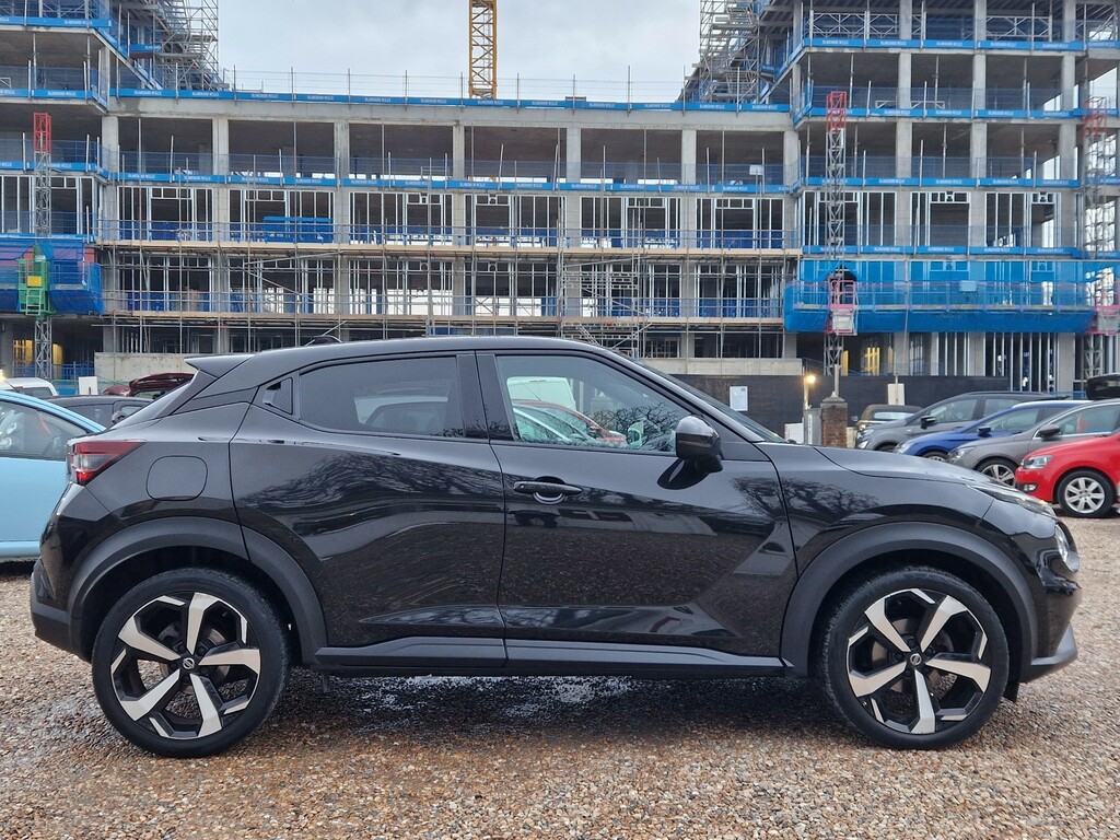 Compare Nissan Juke Dig-t N-connecta..1 Owner..sat GV70SNY 