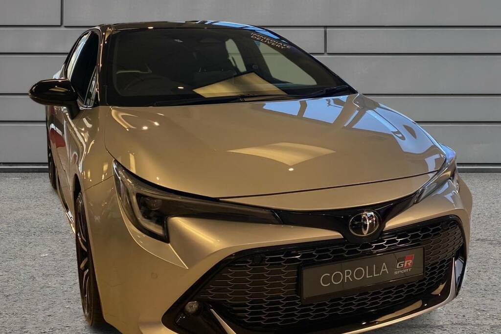 Compare Toyota Corolla 1.8 Hybrid Gr Sport Cvt Bi-tone WN73EOS 