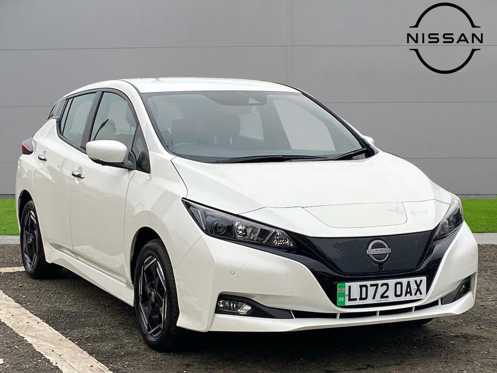 Compare Nissan Leaf 110Kw Acenta 39Kwh LD72OAX White