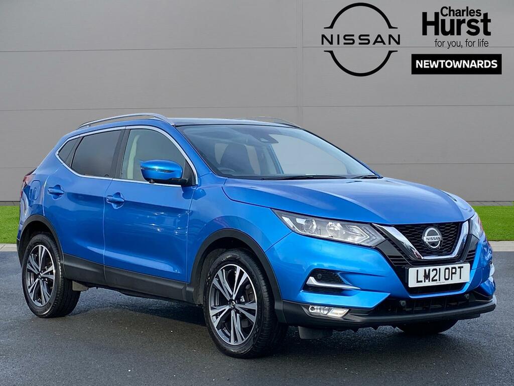 Compare Nissan Qashqai 1.3 Dig-t 160 157 N-connecta Dct Glass Roof LM21OPT Blue
