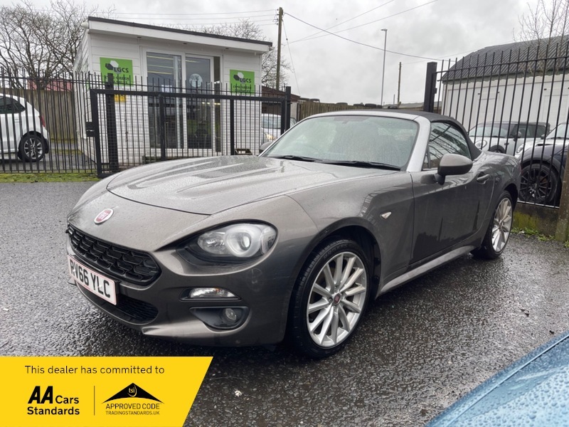 Compare Fiat 124 Spider Multiair Lusso RV66YLC Brown