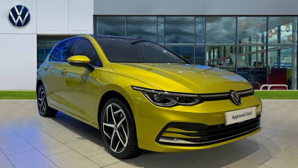 Compare Volkswagen Golf Golf Style Tsi E-hybrid OE73FPF Yellow