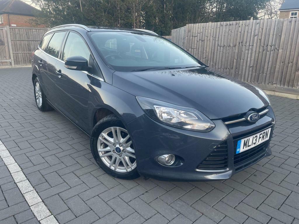 Compare Ford Focus 1.0T Ecoboost Titanium Euro 5 Ss ML13FRN Grey