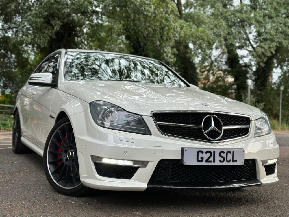 Compare Mercedes-Benz C Class 6.3 C63 V8 Amg Spds Mct Euro 5 G21SCL White
