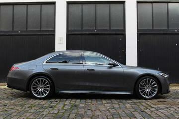 Compare Mercedes-Benz S Class 3.0 S500h Mhev Amg Line Premium G-tronic 4Matic LG72NZB Grey