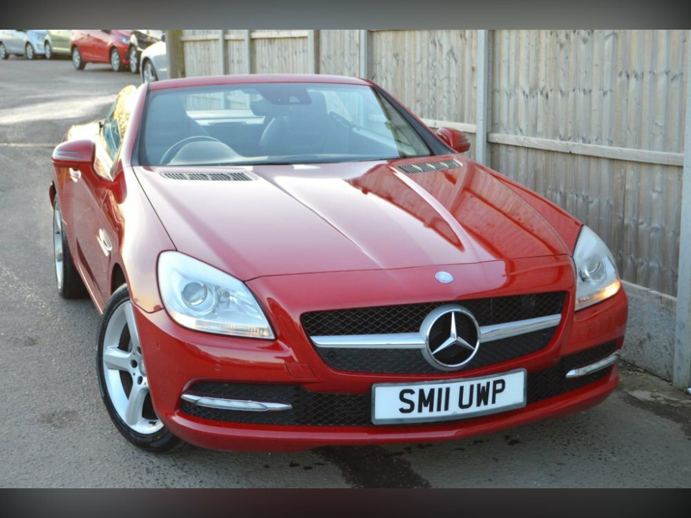 Compare Mercedes-Benz SLK 1.8 Slk200 Blueefficiency Euro 5 Ss SM11UWP Red