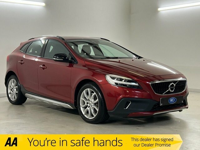Compare Volvo V40 Cross Country 1.5 T3 Cross Country Pro 150 Bhp RV66YHS Red