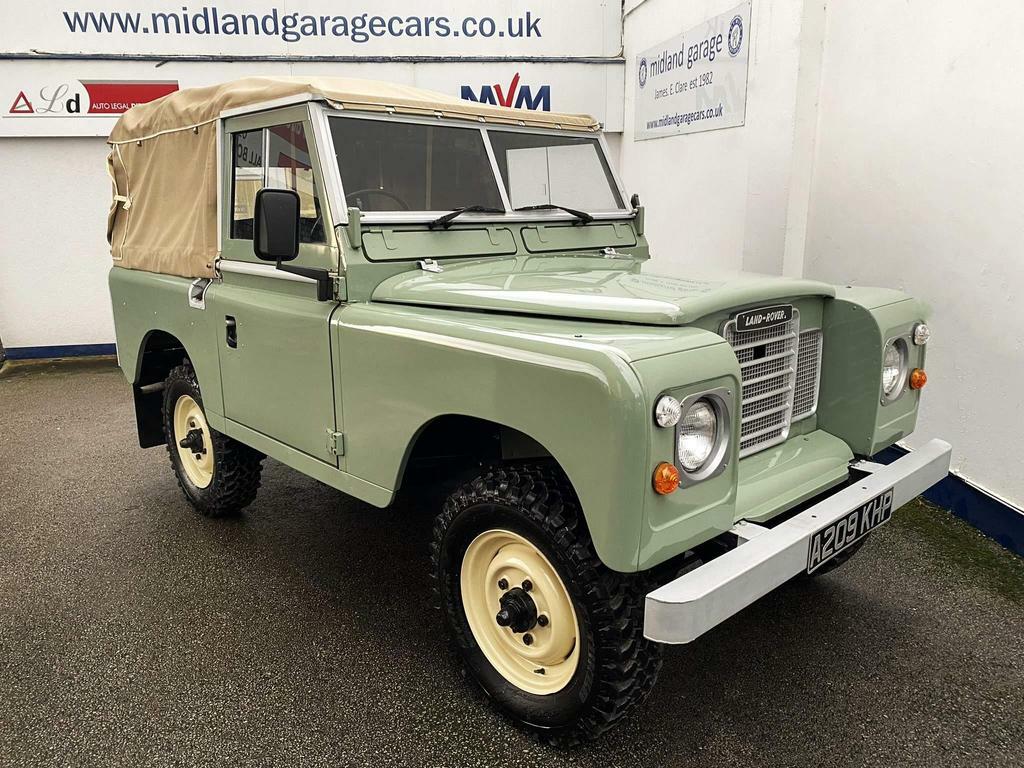 Compare Land Rover Series III III 2.3 88 Pick-up A209KHP Green