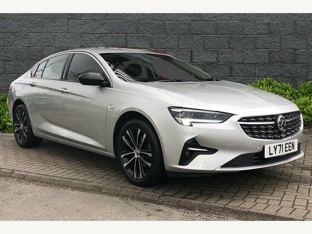 Compare Vauxhall Insignia 1.5 Se Edition 121 Bhp LY71EEN Silver