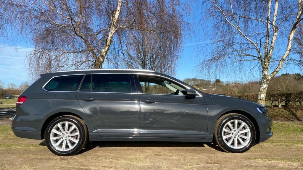 Compare Volkswagen Passat Estate 1.6 Tdi Se Business 201767 RE67OTD Grey