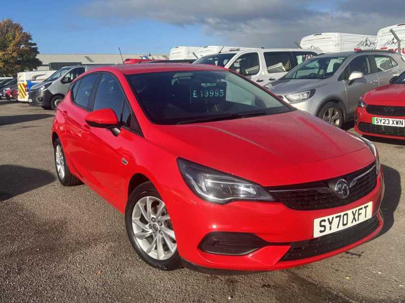 Compare Vauxhall Astra Astra Business Edition Nav Td SY70XFT Red