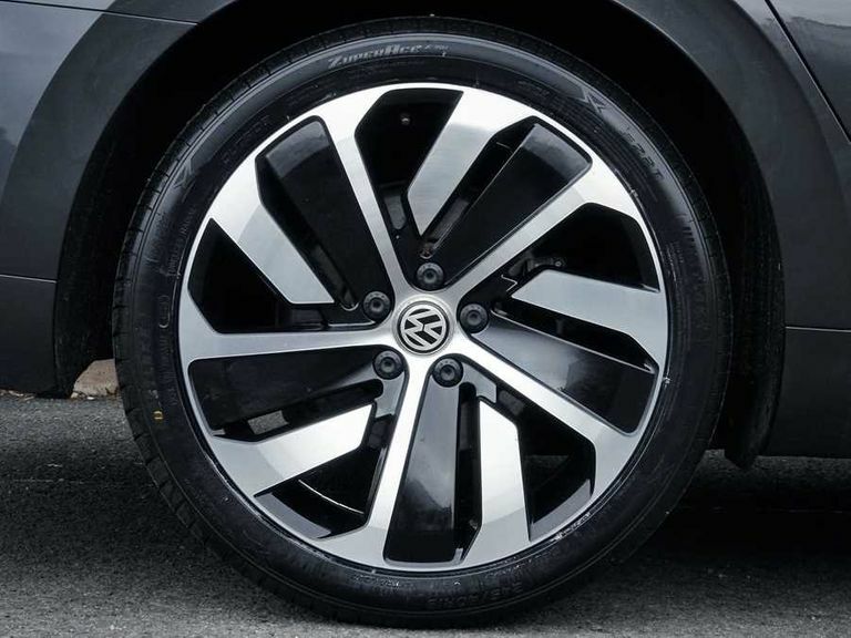 Compare Volkswagen Arteon Tsi Evo R-line Fastback YS18NNH Grey