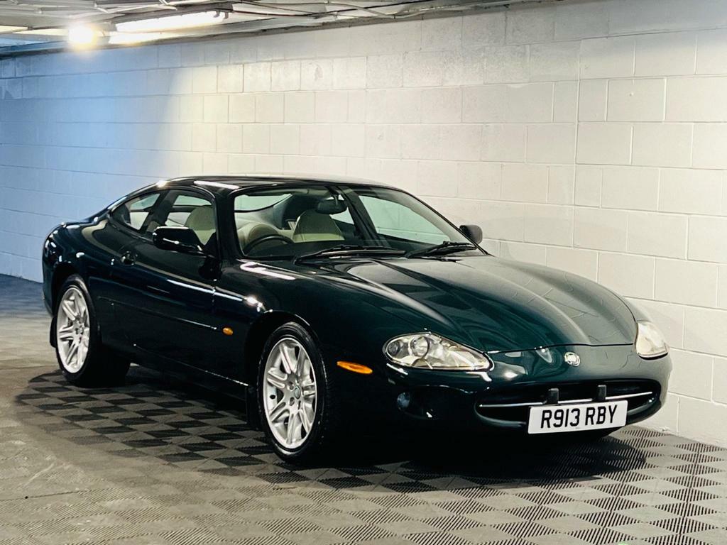 Compare Jaguar XK8 4.0 RS13RBY Green