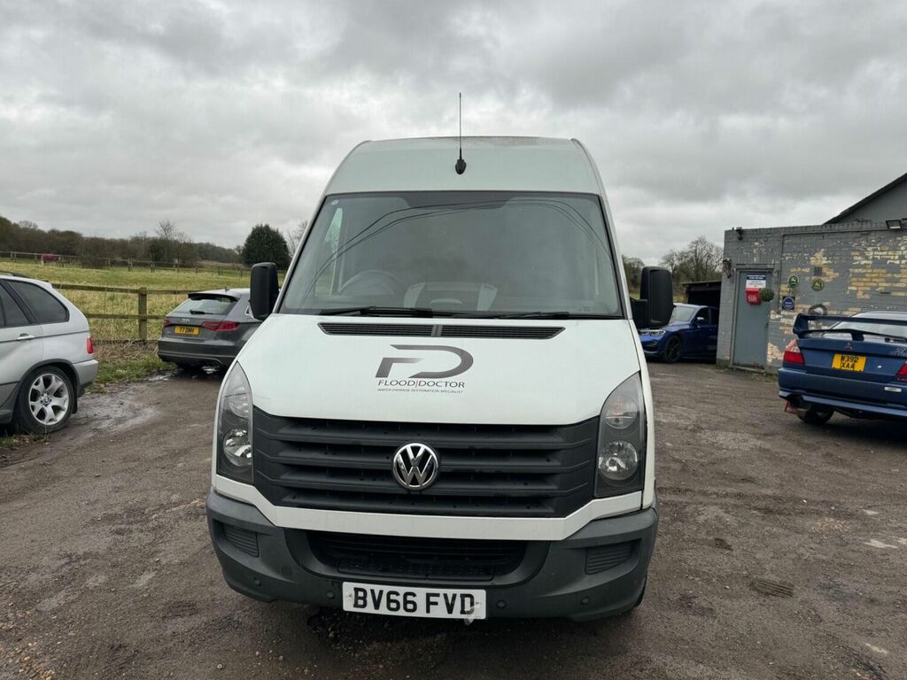 Compare Volkswagen Crafter Crafter Cr35 Tdi Bluemotion Technology BV66FVD White