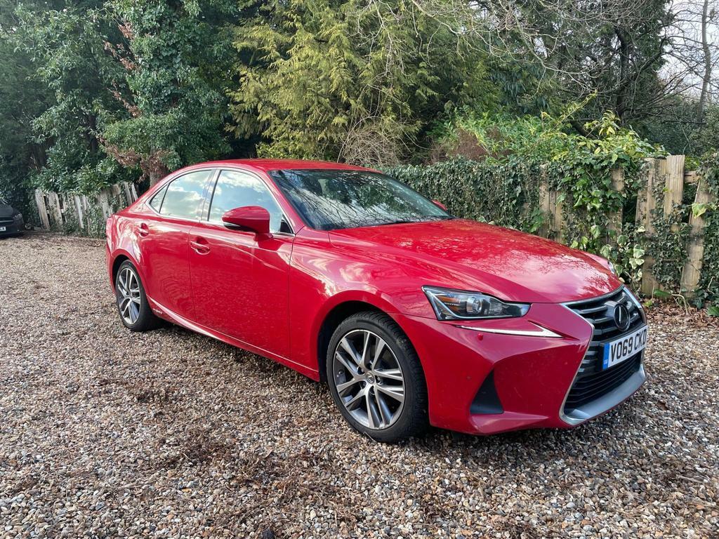 Compare Lexus IS 300 2.5 E-cvt Euro 6 Ss V069CKD Red
