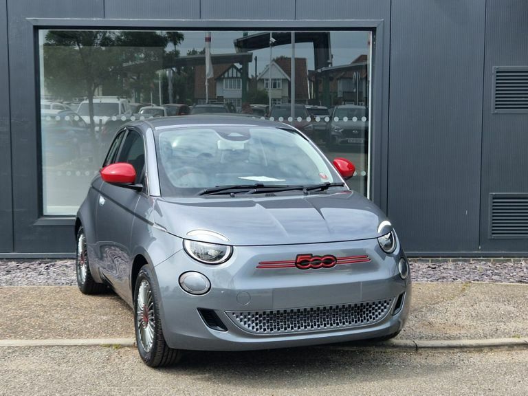 Compare Fiat 500 87Kw Red 42Kwh AE73HHC Grey