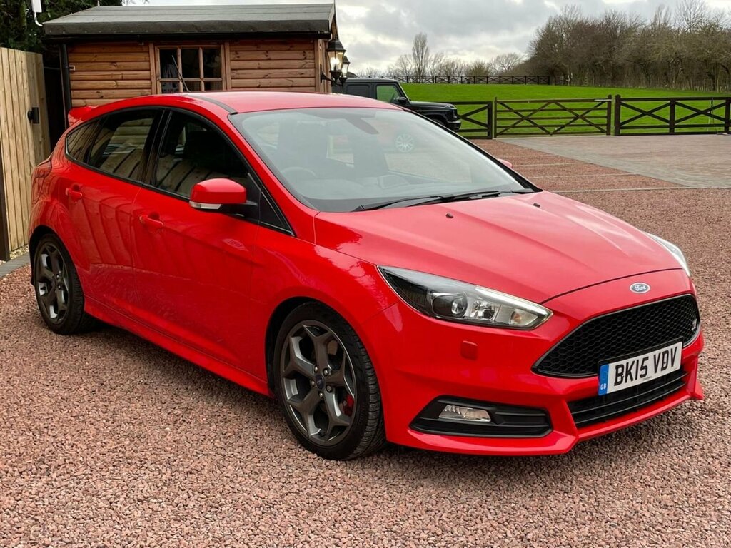 Compare Ford Focus Ford Focus 2.0 St-3 Tdci 183 Bhp Recaro Leather BK15BVD Red
