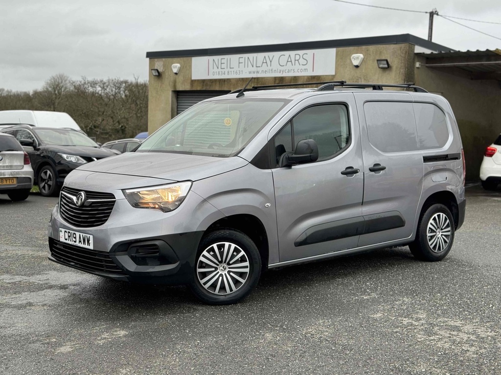 Compare Vauxhall Combo Turbo D 2000 Edition CR19AWW Grey
