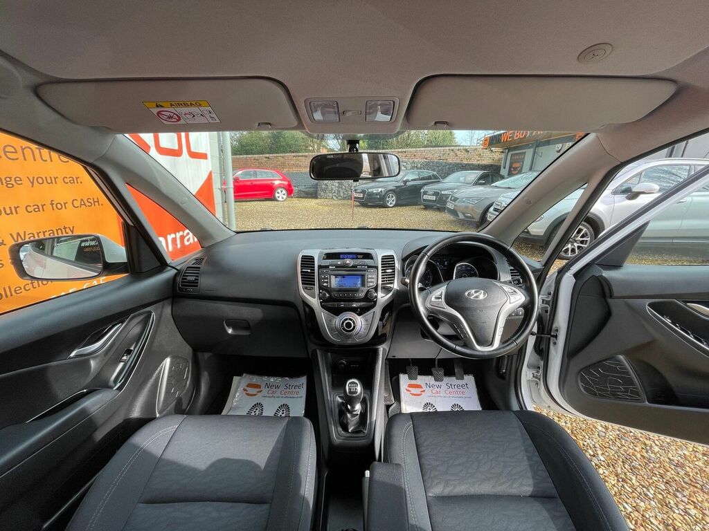 Compare Hyundai Ix20 Hatchback 1.4 Active Euro 5 201464 MK64OAN White