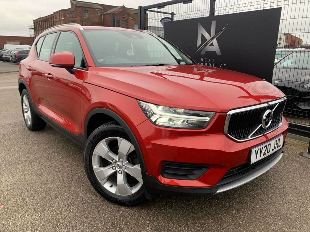 Compare Volvo XC40 Momentum D3 YY20JHL Red