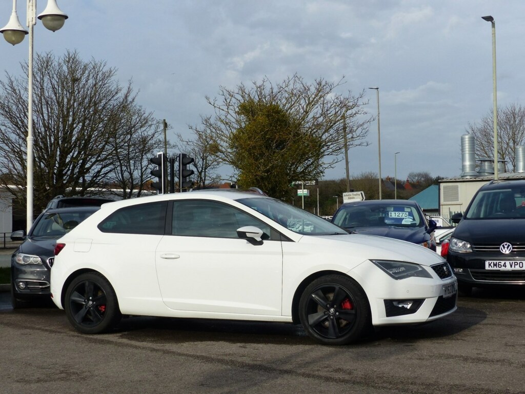 Compare Seat Leon 1.8 Tsi Fr Tech Pack Nav Half Leather 1 HY63DYG White
