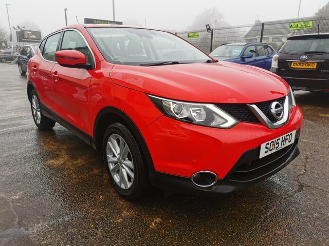 Compare Nissan Qashqai 2015 1.2 Acenta Dig-t Smart Vision 113 Bhp SO15HFO Red