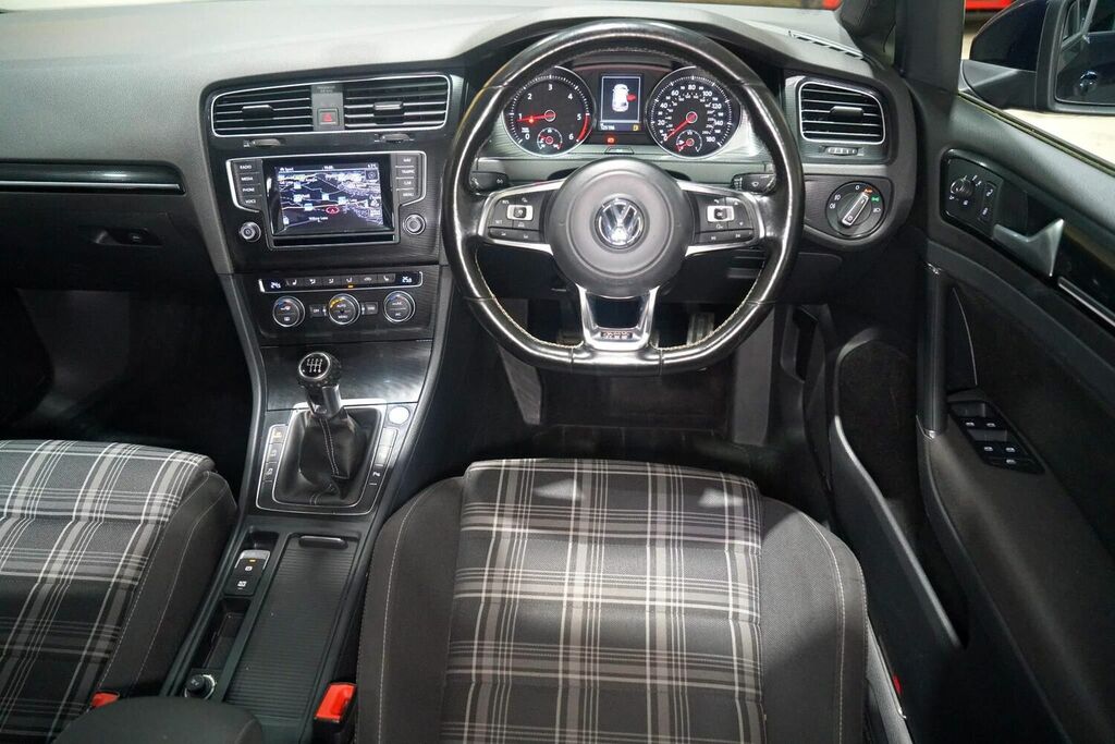 Compare Volkswagen Golf Hatchback 2.0 Tdi Bluemotion Tech Gtd Euro 6 Ss WA15UFB Blue